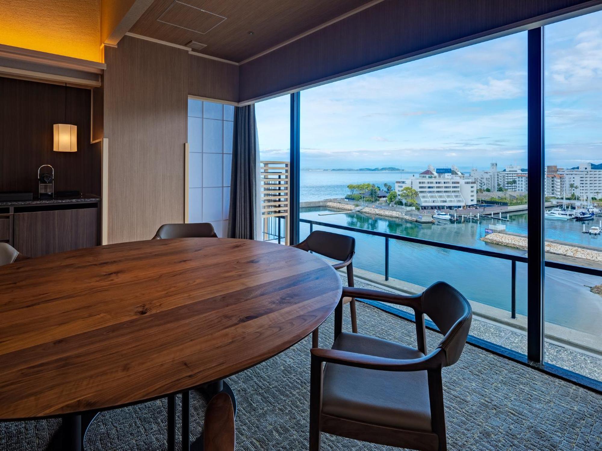 Hotel Awaji Yumesenkei Sumoto Zimmer foto